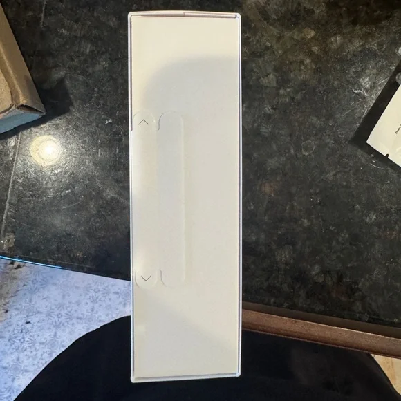 Oura Ring gen 4- Silver size 7 - Picture 4 of 7